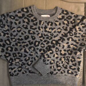Zara warm, cozy and fashionable gray leopard print sweater Size 11/12 Girls